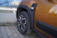 Mit tud az új Dacia Duster sárban és sztrádán? 47