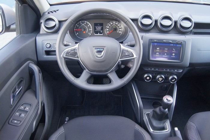 Mit tud az új Dacia Duster sárban és sztrádán? 12