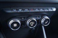 Mit tud az új Dacia Duster sárban és sztrádán? 51