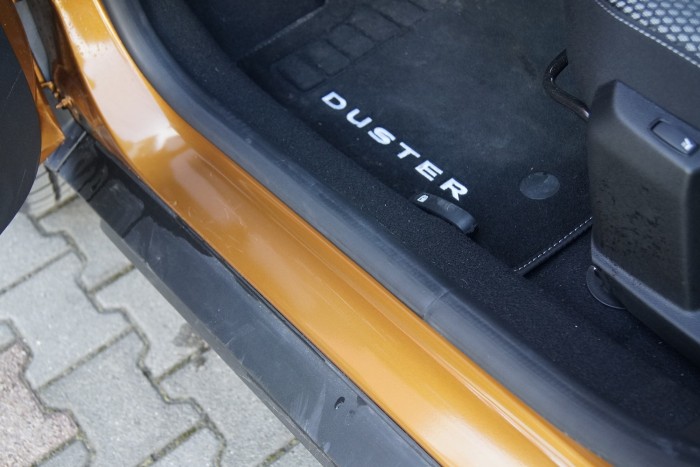 Mit tud az új Dacia Duster sárban és sztrádán? 14