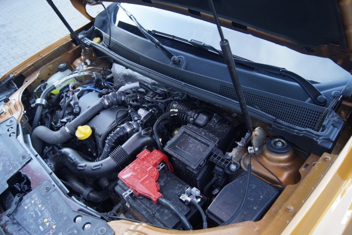 Mit tud az új Dacia Duster sárban és sztrádán? 10