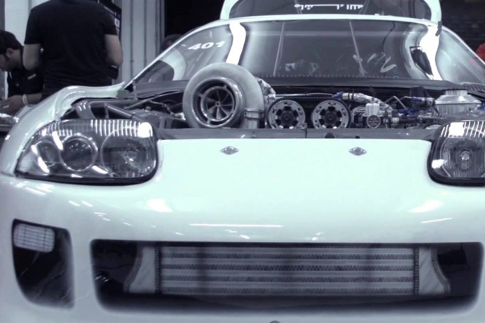 Versenyautókat épít Bahrein egyetlen Lexus kereskedője