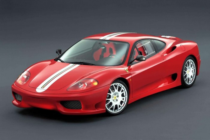 5 hegyes, középmotoros Ferrari nyolc hengerrel 1