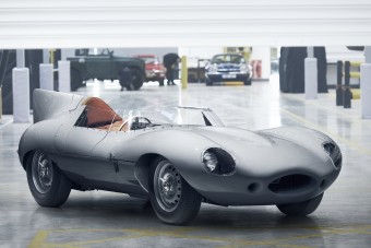Újra megépíti legendás versenyautóját a Jaguar 