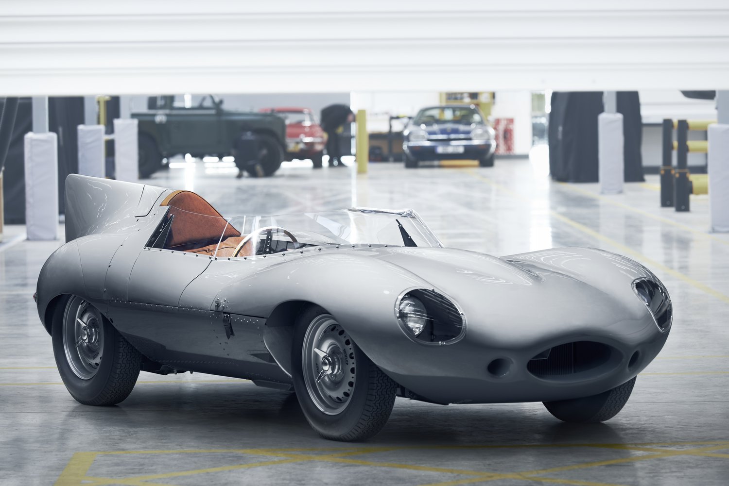 Újra megépíti legendás versenyautóját a Jaguar 9