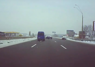 Atomjaira szakadt a Lada Niva, szó szerint kettévágta a teherautó