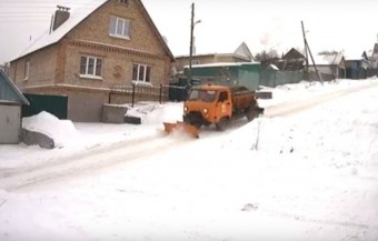 Ez a meredek utca gyűjti az autósok skalpjait, sokan kerültek már itt bajba