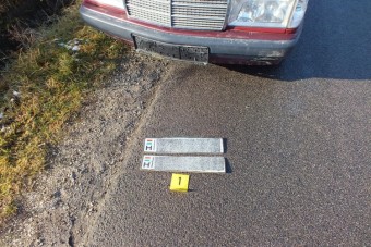 Nem akart rendszám nélkül menni, elvette másét