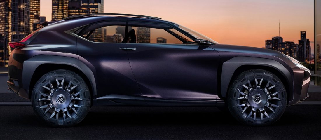 Márciusban jön a legkisebb Lexus