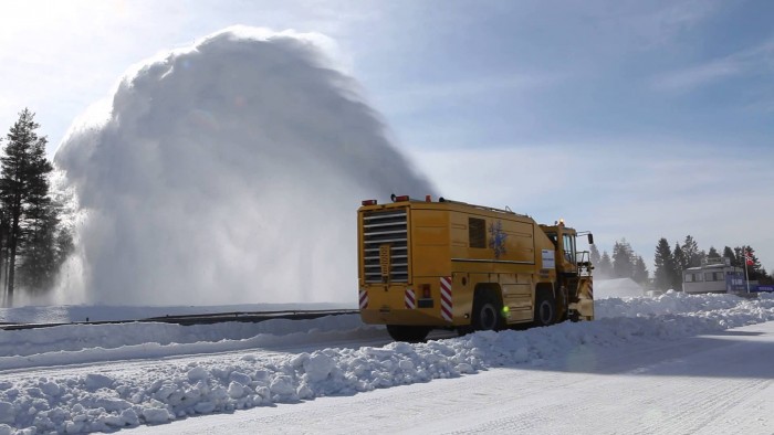 Brutális szerkezet a világ legnagyobb hókotrója