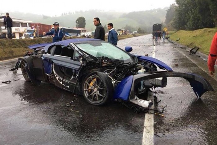 Sportkocsik okoztak balesetet Kolumbiában