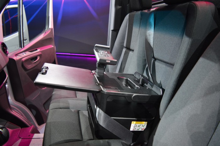 Alkalmazással is nyitható lesz az Új Mercedes Sprinter 69 Alkalmazással is nyitható lesz az Új Mercedes Sprinter 69