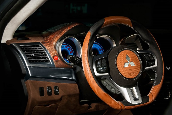 Luxus tereplimuzint faragtak a Lancerből, de nem hétköznapi módon 6