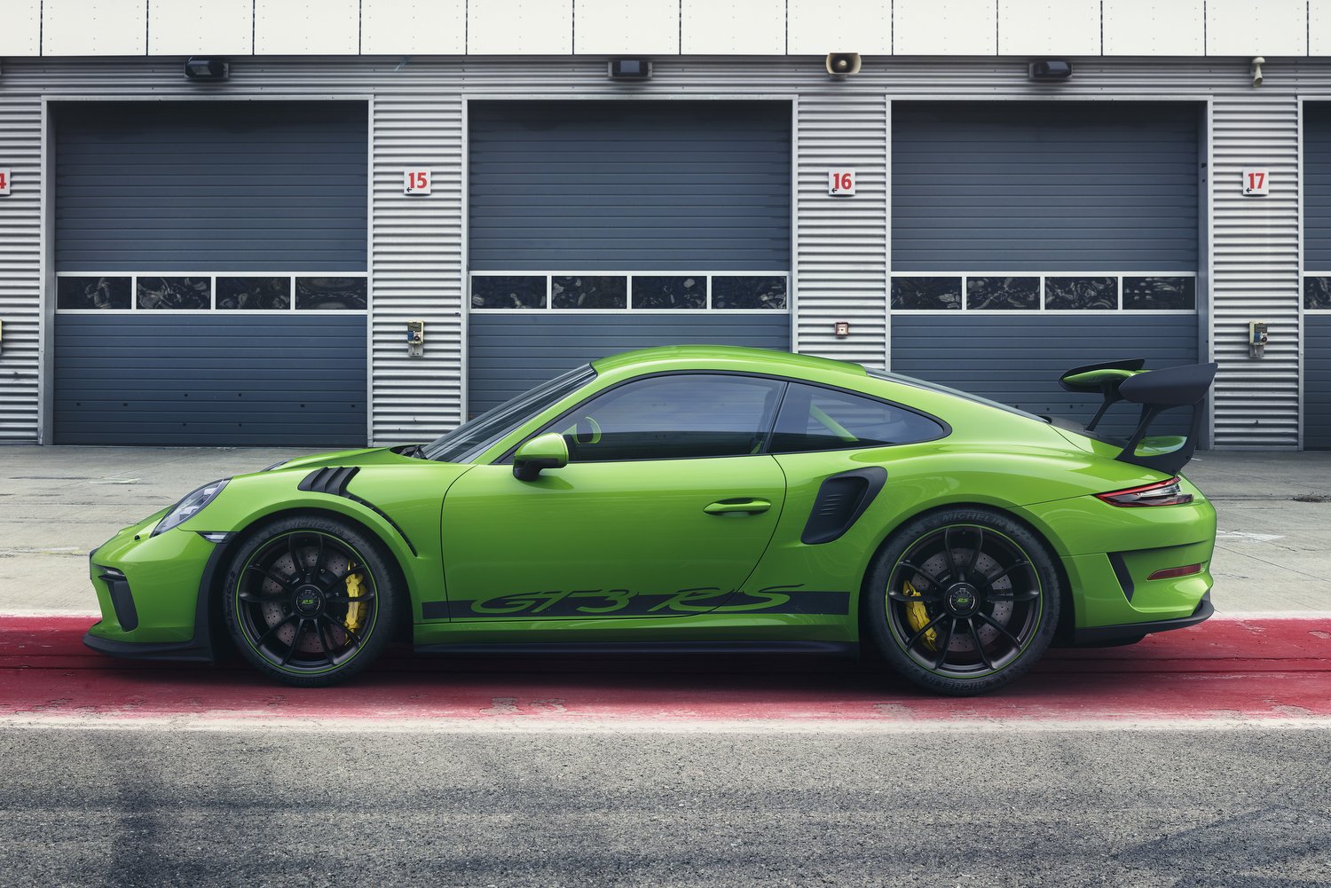 Megérkezett a legerősebb szívómotoros Porsche 911 6