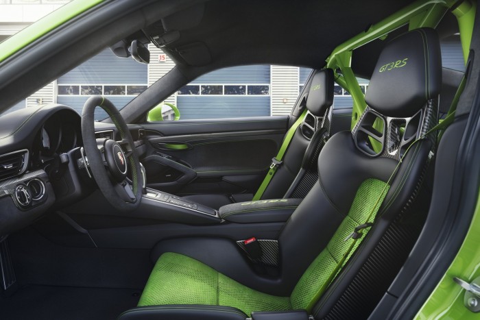 Megérkezett a legerősebb szívómotoros Porsche 911 6 | Vezess Megérkezett a legerősebb szívómotoros Porsche 911 6