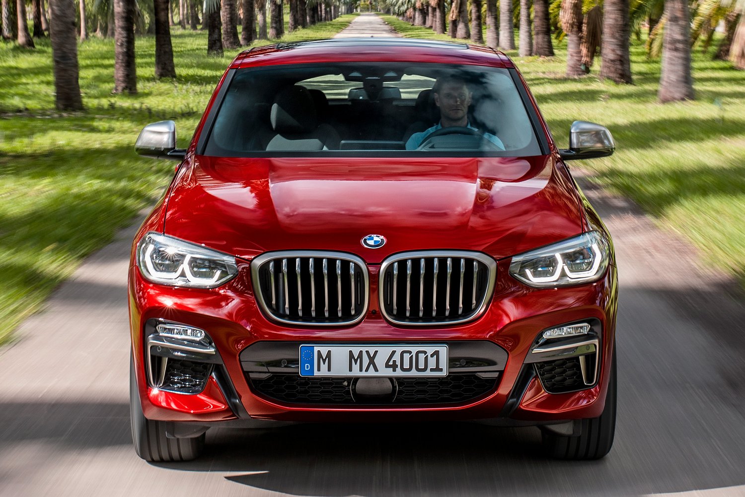 Érkezik a vadonatúj BMW X4 17