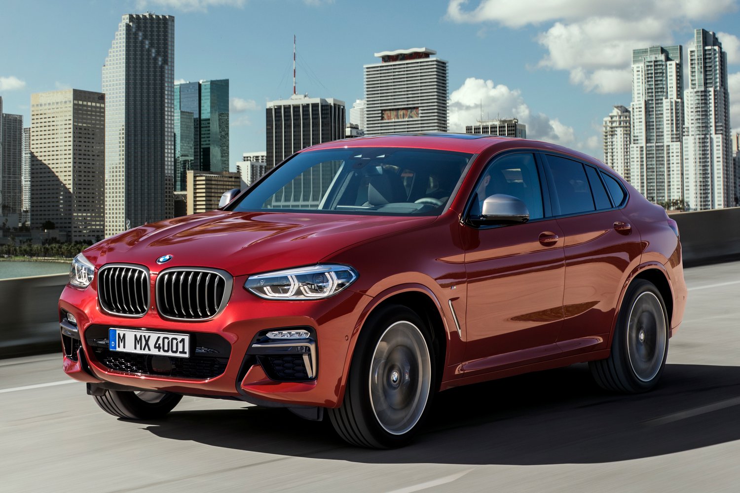 Érkezik a vadonatúj BMW X4 5