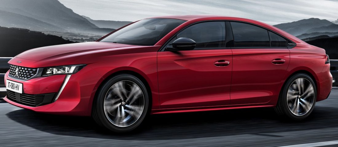 Kupélimuzinként folytatja az új Peugeot 508
