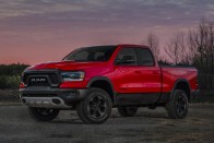 Férfiasan gyengéd: itt a hibrid pickup! 17 Férfiasan gyengéd: itt a hibrid pickup! 17