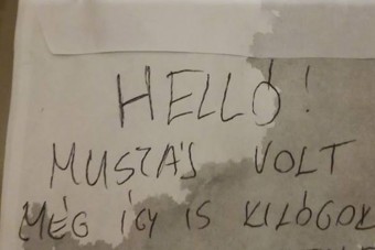 A magyar tanítónő meglepődött a szélvédőjére helyezett cetlin