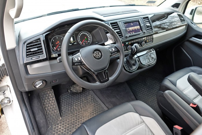 Trendi retró busz 30 milláért: VW Multivan Bulli 2
