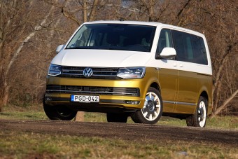Trendi retró busz 30 milláért: VW Multivan Bulli