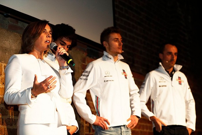 Megjött a második új Forma-1-es – videó 2 | Vezess Megjött a második új Forma-1-es – videó 2