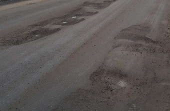 Már a sebességet is korlátozzák a kátyúk miatt