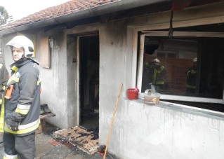 Kipufogóval játszott a vasi fiú, felgyújtotta a házat