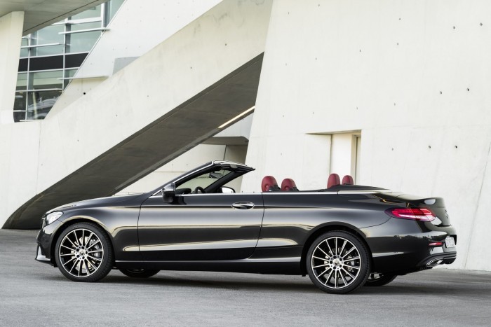 Mercedes C-osztály modellfrissítés: a kupé és a kabrió is megújult 4
