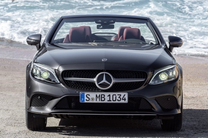 Mercedes C-osztály modellfrissítés: a kupé és a kabrió is megújult 1