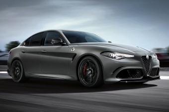 Nürburgringi emlékmodellekkel kápráztat az Alfa Romeo