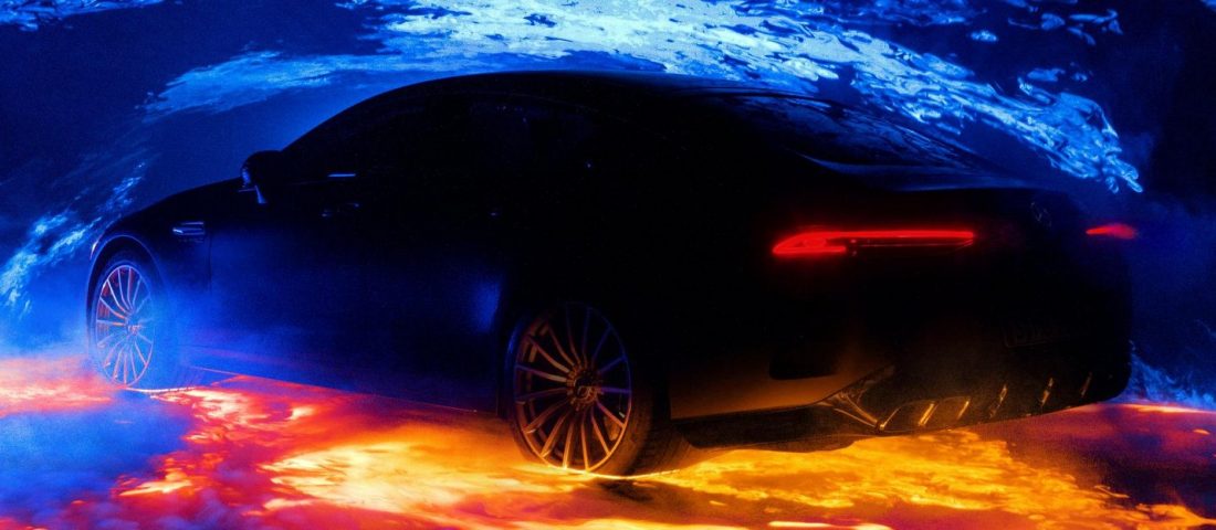 A tüzes mennyországból érkezik a Mercedes négyajtós szupersportkocsija