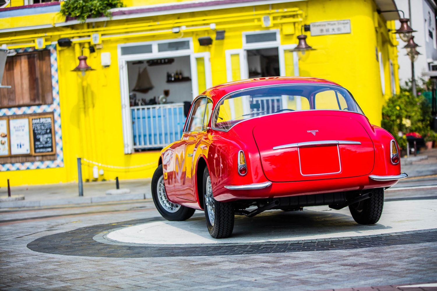 Nem tetszett neki a Ferrari, ezért átszabatta, mindezt 1950-ben 5