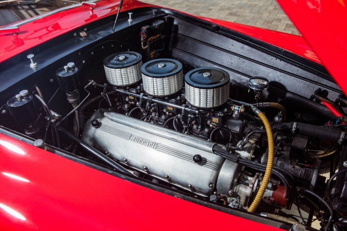 Nem tetszett neki a Ferrari, ezért átszabatta, mindezt 1950-ben 7