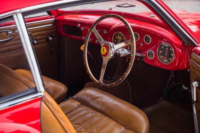 Nem tetszett neki a Ferrari, ezért átszabatta, mindezt 1950-ben 6