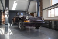 Messziről került elő az utolsó jobbkormányos 911 Carrera RS 11