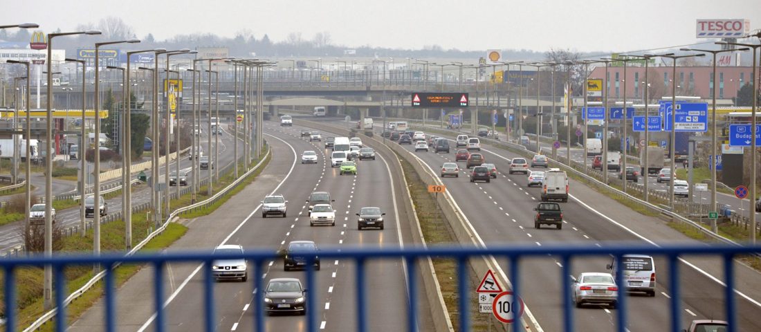 Tíz érdekes szám a magyar utakról