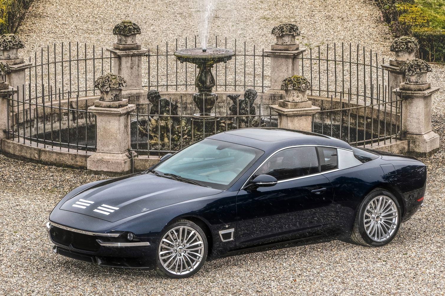 2018-touring-superleggera-sciadiapersia | Vezess
