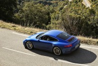 Vajon kinek az ötlete volt a purista Porsche 911 R? 12