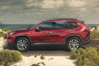 Kisfilmeken az új generációs Toyota RAV4