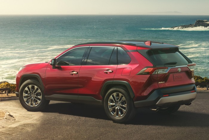 Végre karakteres a Toyota RAV4 – vagy ez már túlzás? 8
