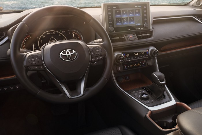 Végre karakteres a Toyota RAV4 – vagy ez már túlzás? 6