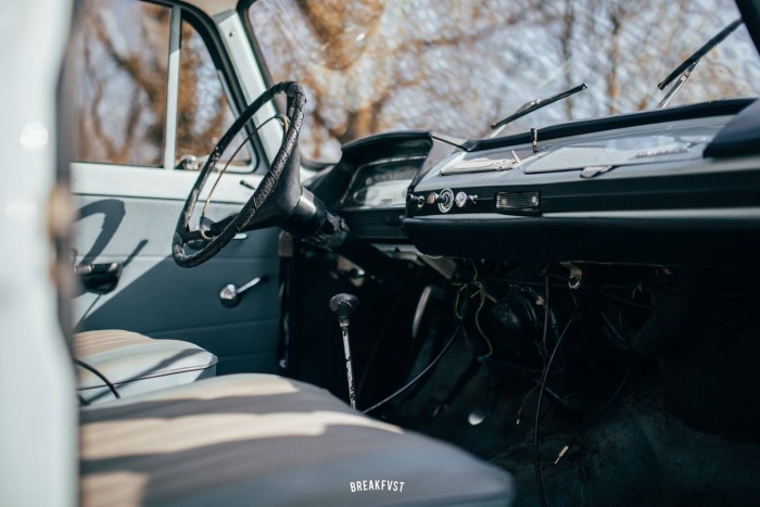 Csodáld meg ezt a porba ültetett Moszkvicsot 7 | Vezess Csodáld meg ezt a porba ültetett Moszkvicsot 7