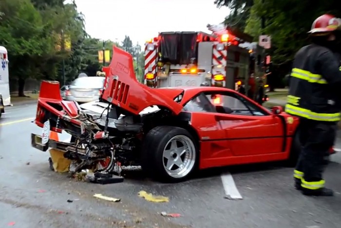 Biztosítót perel a törött Ferrari F40-es tulajdonosa | Vezess