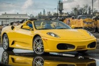 Feltűnően merész belsőt kapott ez a Ferrari F430 Spider 15