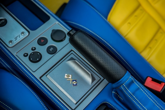 Feltűnően merész belsőt kapott ez a Ferrari F430 Spider 7