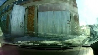 Ilyen az, amikor a szélvihar és egy garázsajtó az életünkre tör