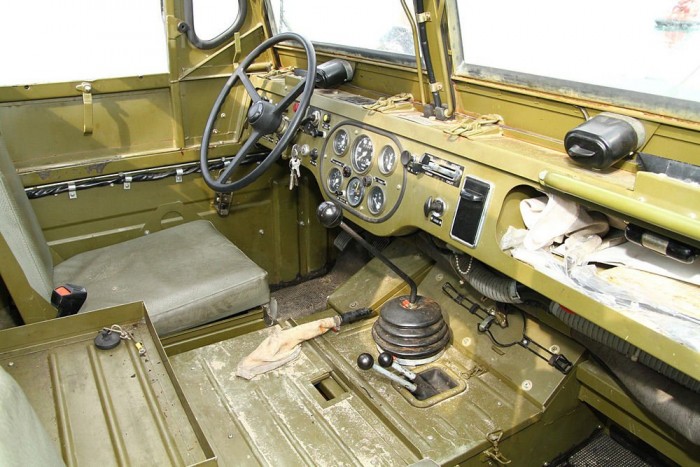 Kipróbáltuk a hóhelyzetben mentő lánctalpast 10 | Vezess Letisztult, skandináv belső tér, kevés extrával