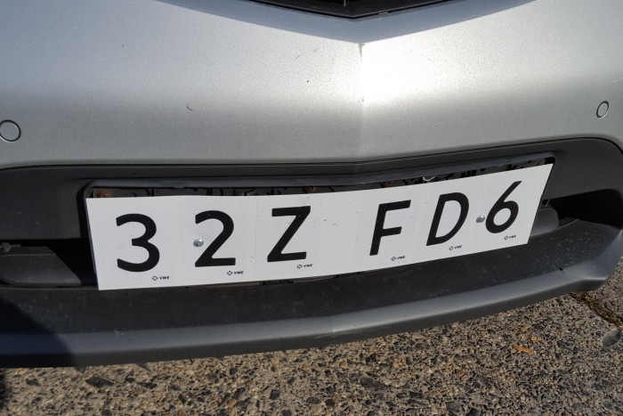 Meglepően spéci rendszámot fotóztak Pesten 2 | Vezess Meglepően spéci rendszámot fotóztak Pesten 2